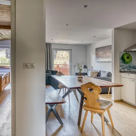 Boutiquehotel Zomm In Seefeld Hotel apartamentowy