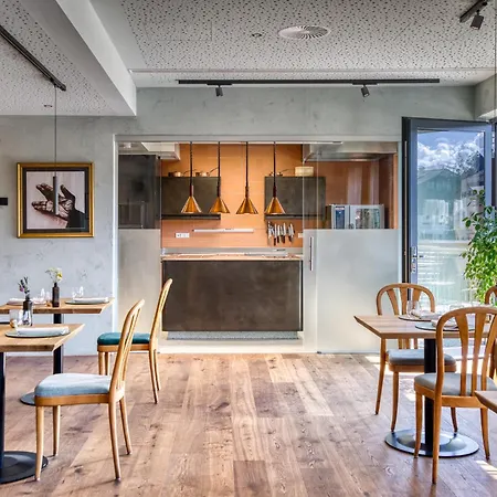 Boutiquehotel Zomm In Seefeld Aparthotel 4*