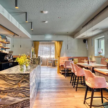 Boutiquehotel Zomm In Seefeld Lägenhetshotell